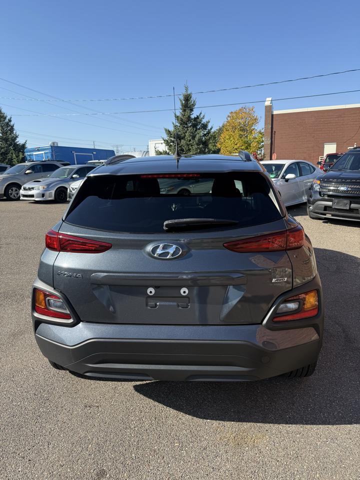Hyundai Kona SEL Auto AWD 2021