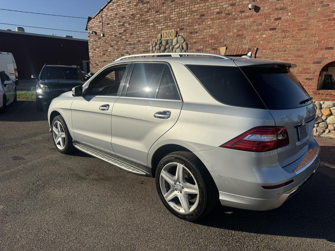 Mercedes-Benz M-Class 4MATIC 4dr ML 550 2014