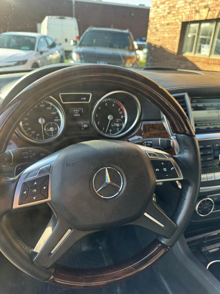 Mercedes-Benz M-Class 4MATIC 4dr ML 550 2014