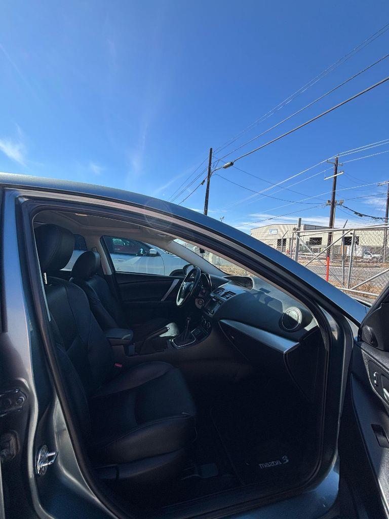 Mazda MAZDA3 i Grand Touring MT 5-Door 2013