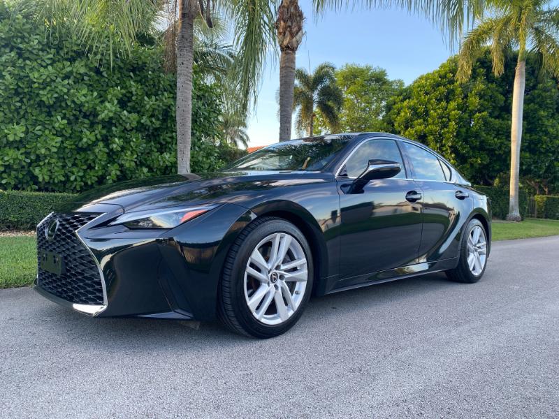Lexus IS 300 RWD 2021
