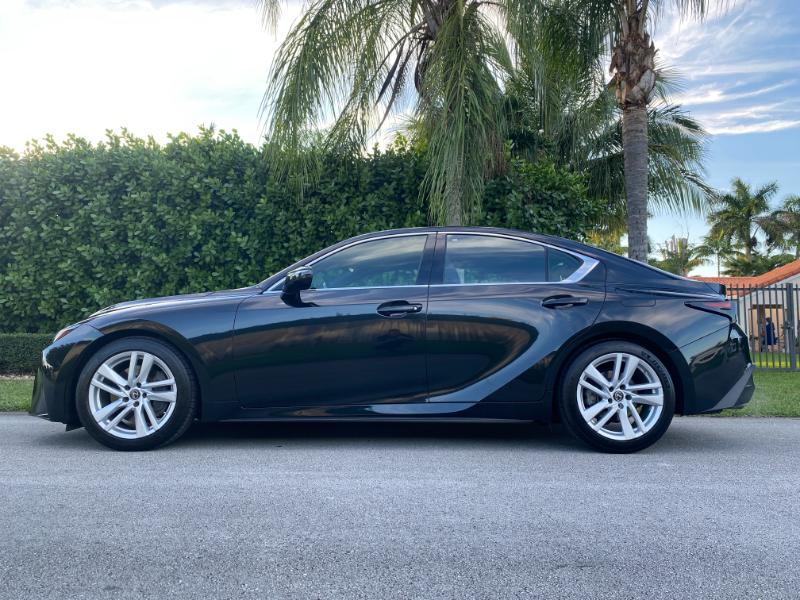 Lexus IS 300 RWD 2021