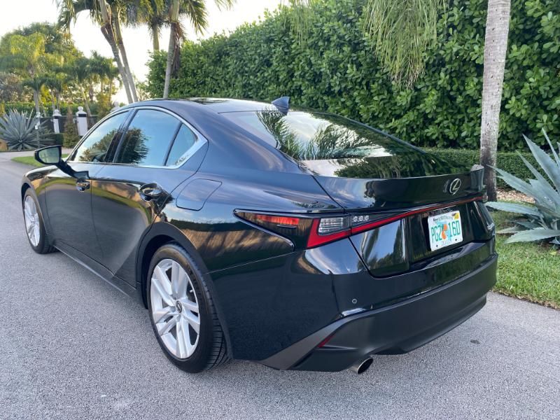 Lexus IS 300 RWD 2021