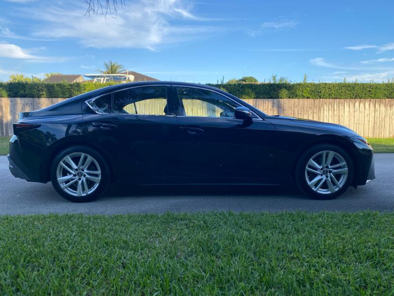 Lexus IS 300 RWD 2021