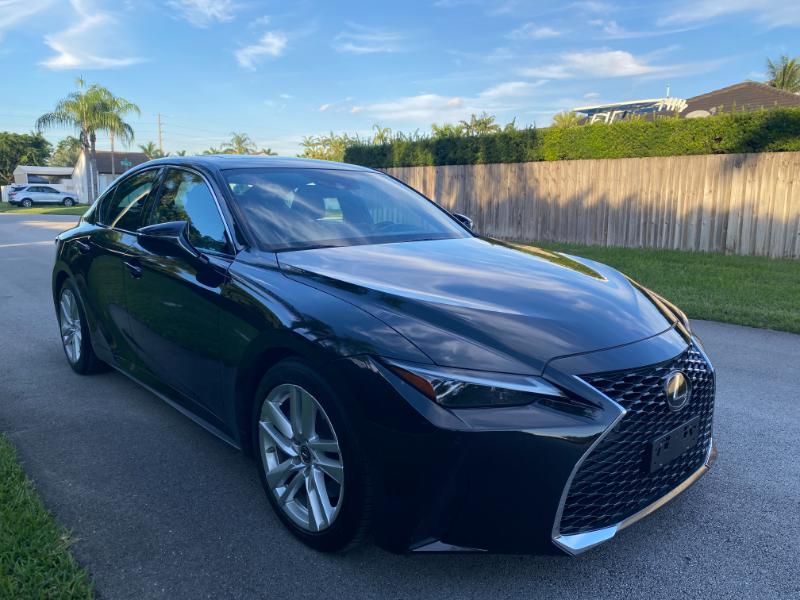 Lexus IS 300 RWD 2021