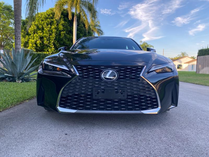 Lexus IS 300 RWD 2021