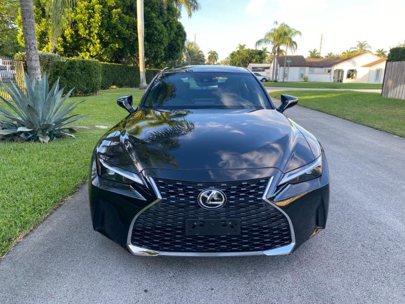 Lexus IS 300 RWD 2021
