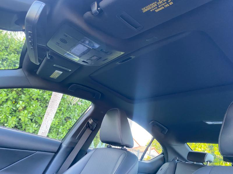 Lexus IS 300 RWD 2021