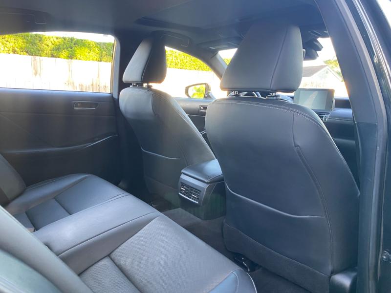 Lexus IS 300 RWD 2021