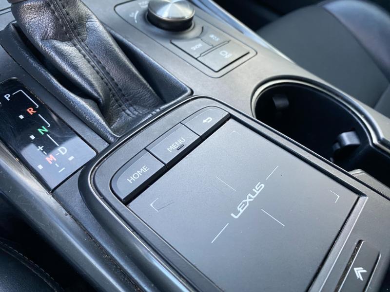 Lexus IS 300 RWD 2021