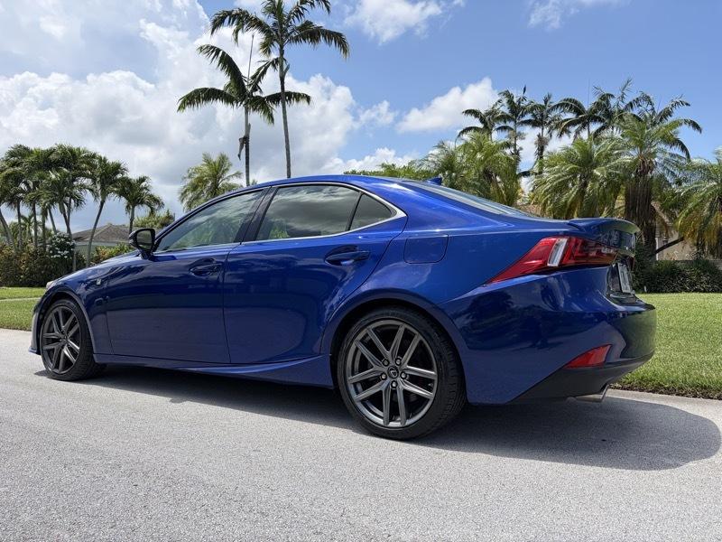 Lexus IS 300 AWD 2016