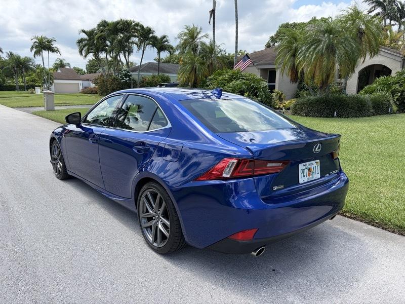 Lexus IS 300 AWD 2016