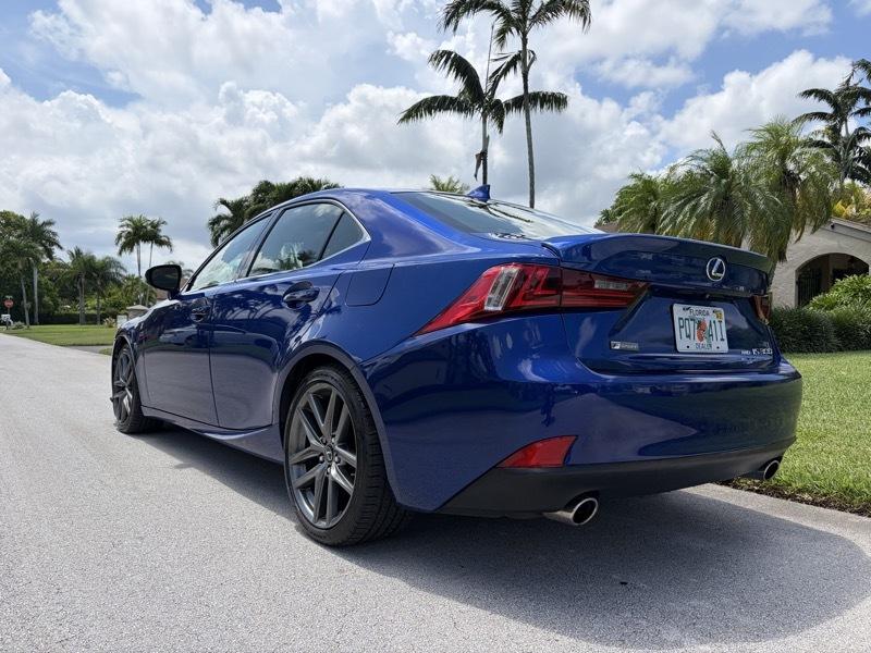 Lexus IS 300 AWD 2016
