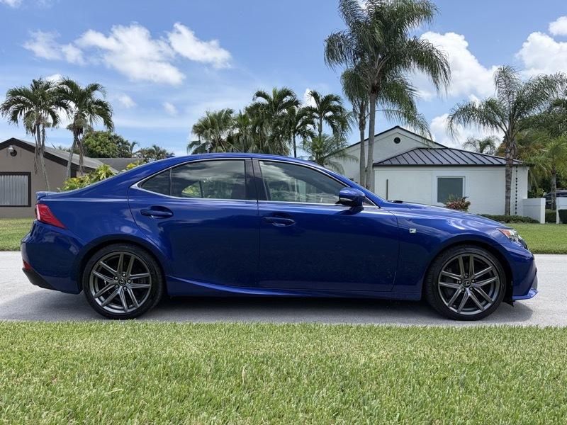 Lexus IS 300 AWD 2016