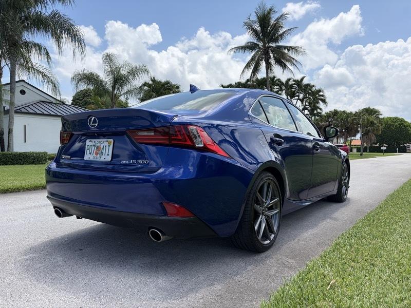 Lexus IS 300 AWD 2016