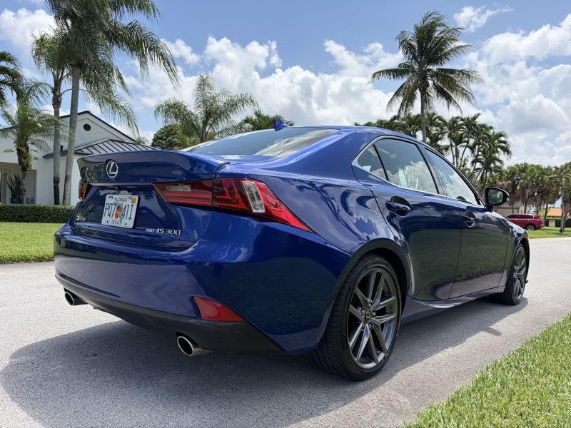 Lexus IS 300 AWD 2016
