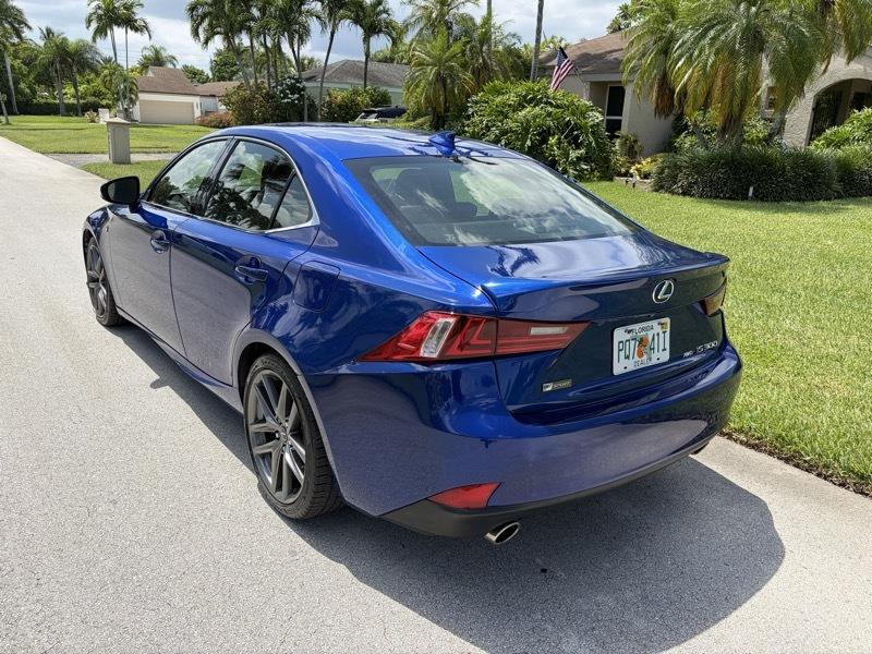 Lexus IS 300 AWD 2016