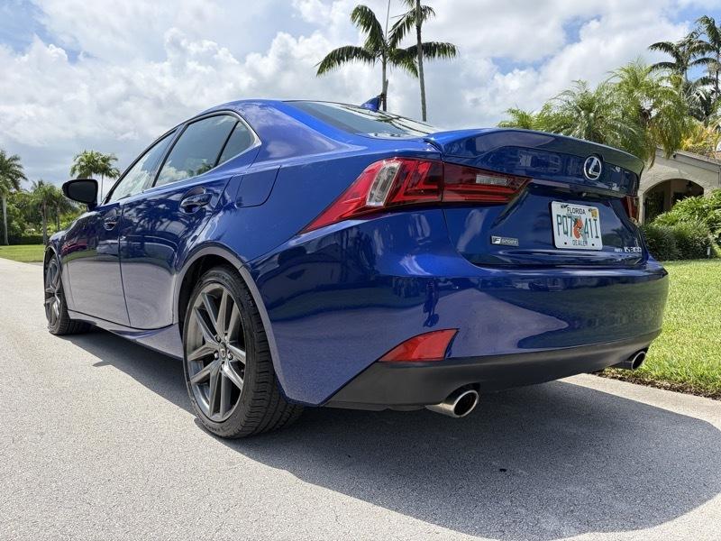 Lexus IS 300 AWD 2016