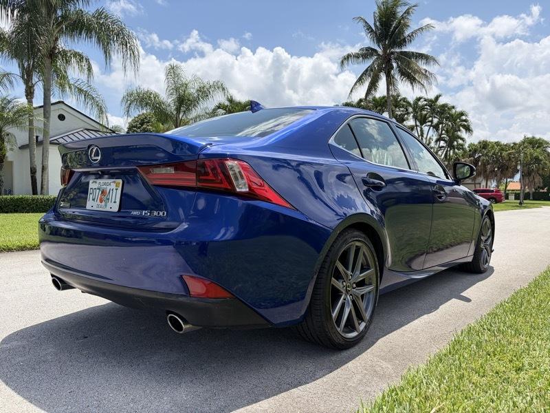 Lexus IS 300 AWD 2016