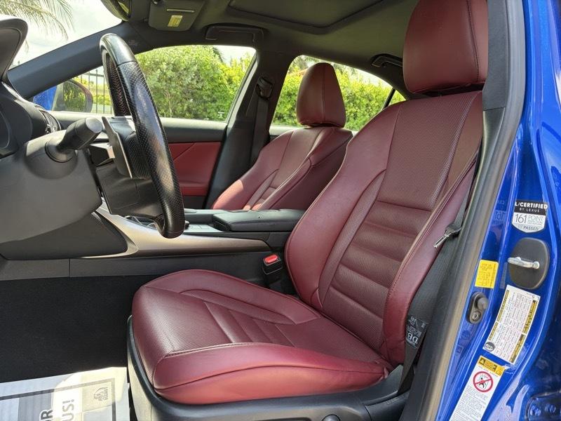 Lexus IS 300 AWD 2016