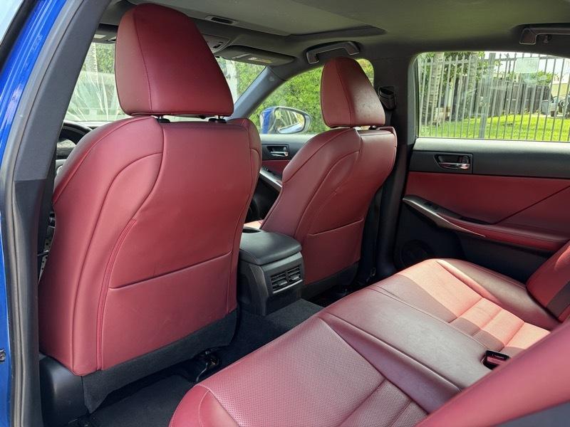 Lexus IS 300 AWD 2016