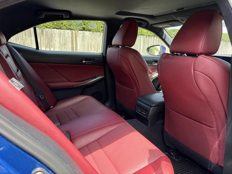 Lexus IS 300 AWD 2016