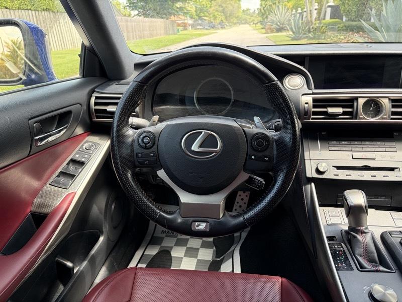 Lexus IS 300 AWD 2016