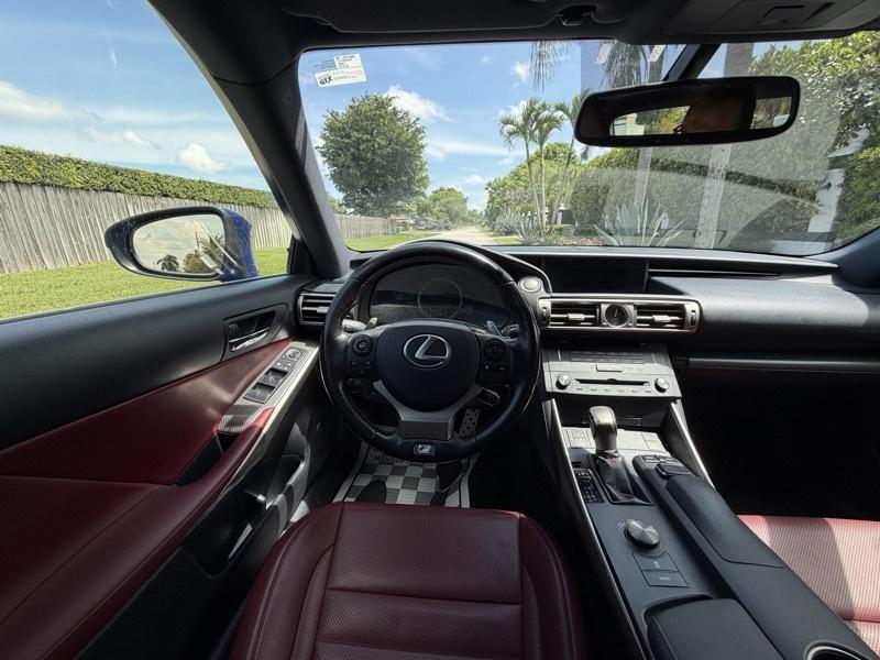 Lexus IS 300 AWD 2016