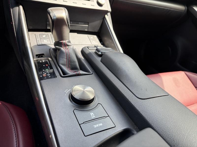 Lexus IS 300 AWD 2016