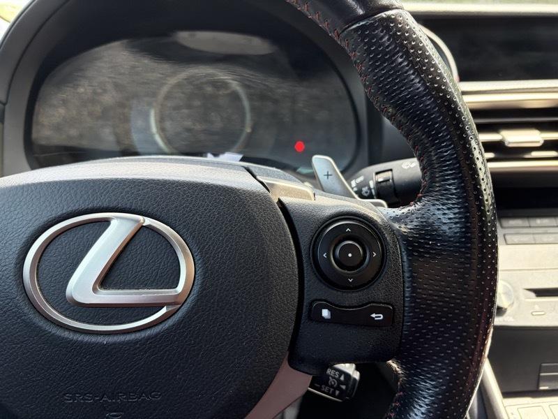 Lexus IS 300 AWD 2016
