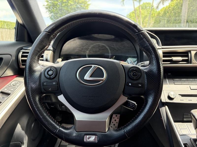 Lexus IS 300 AWD 2016