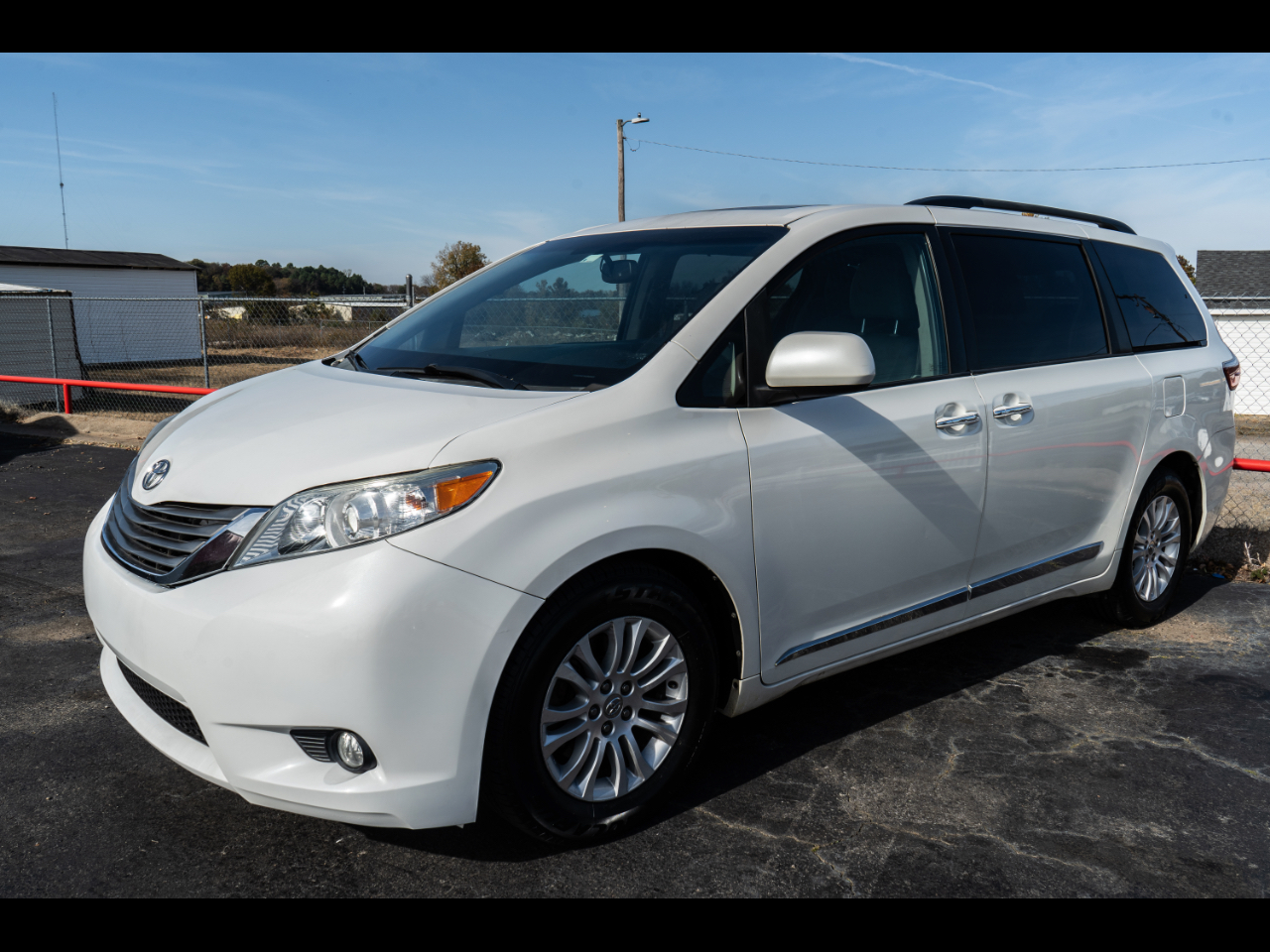 Toyota Sienna XLE FWD 8-Passenger V6 2015