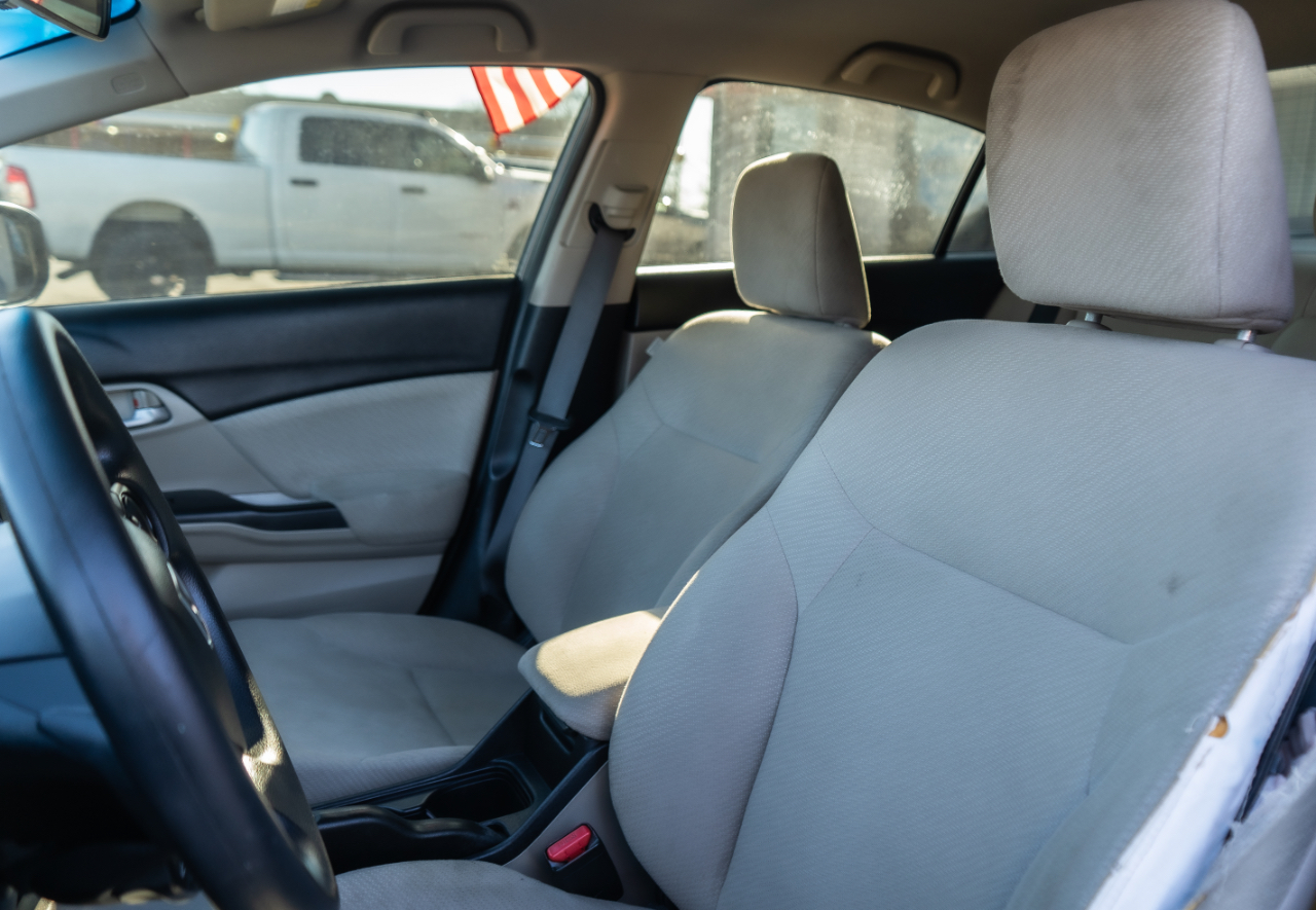 Honda Civic LX Sedan 5-Speed AT 2013