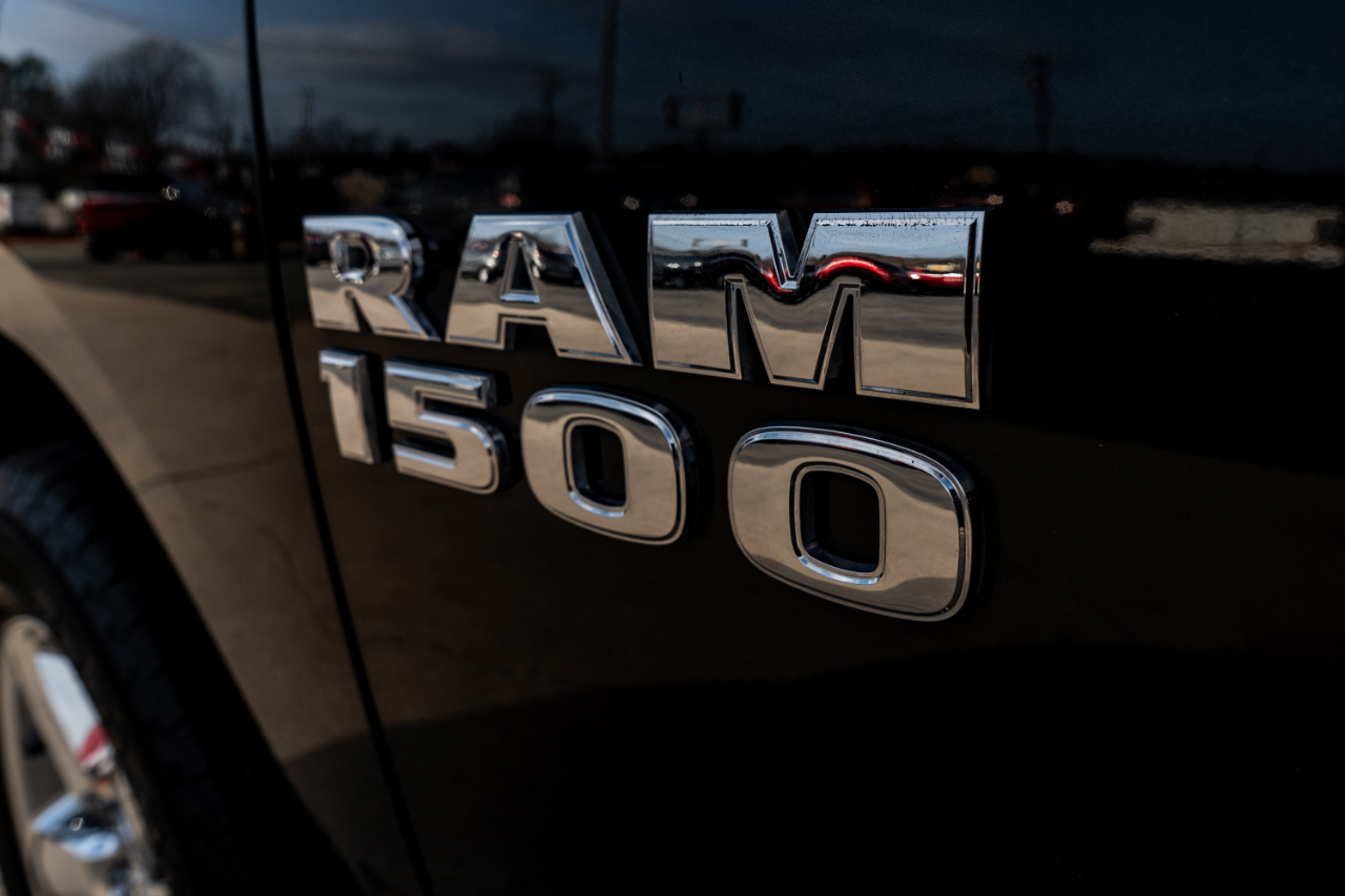 RAM 1500 SLT Crew Cab SWB 4WD 2017