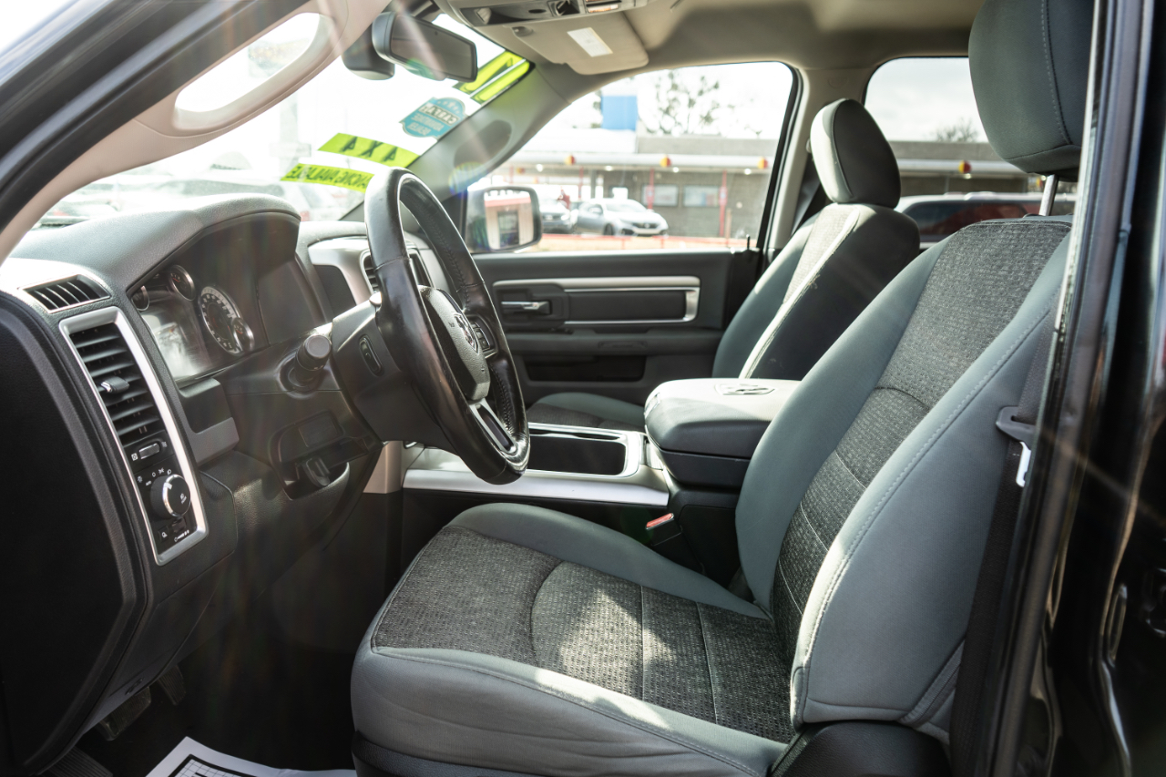 RAM 1500 SLT Crew Cab SWB 4WD 2017