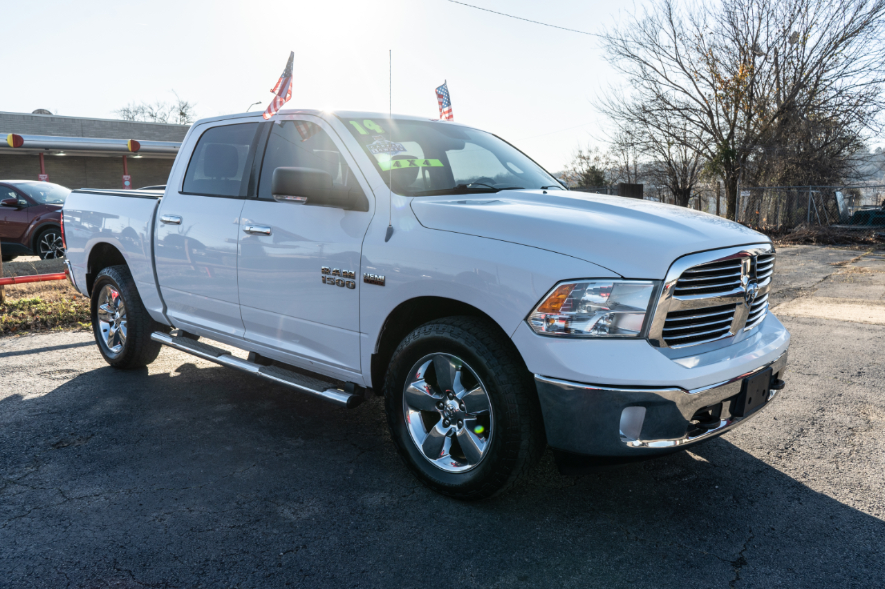 RAM 1500 SLT Crew Cab SWB 4WD 2014