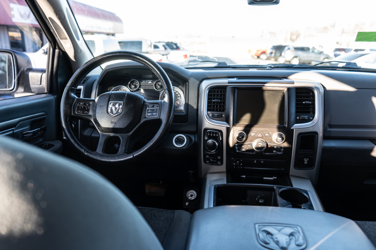 RAM 1500 SLT Crew Cab SWB 4WD 2014