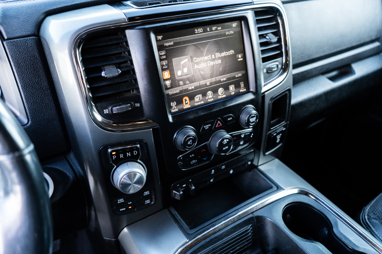 RAM 1500 Sport Quad Cab 4WD 2016