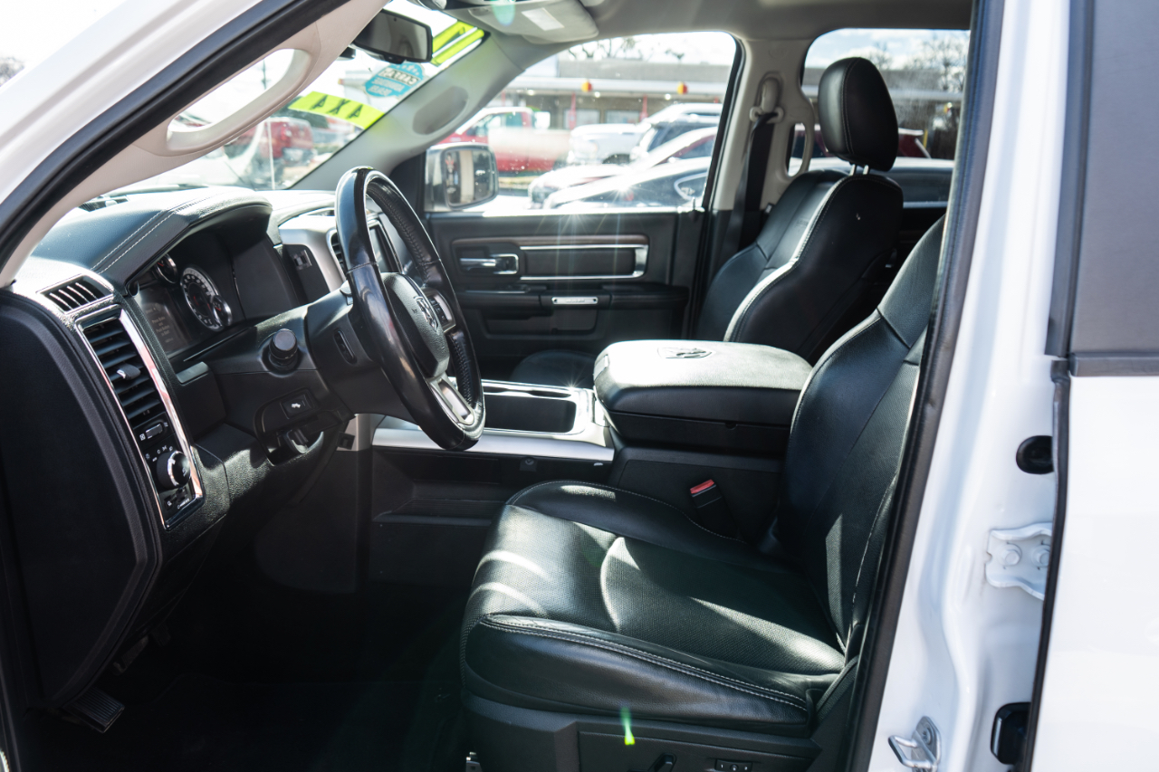 RAM 1500 Laramie Crew Cab SWB 4WD 2017