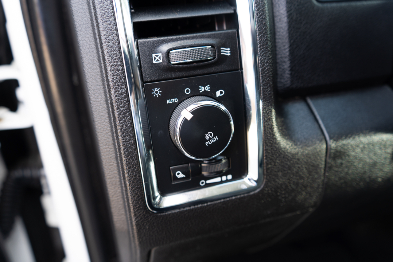 RAM 1500 Laramie Crew Cab SWB 4WD 2017