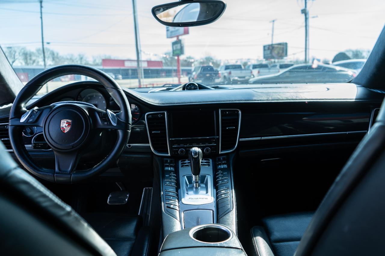 Porsche Panamera GTS 2013