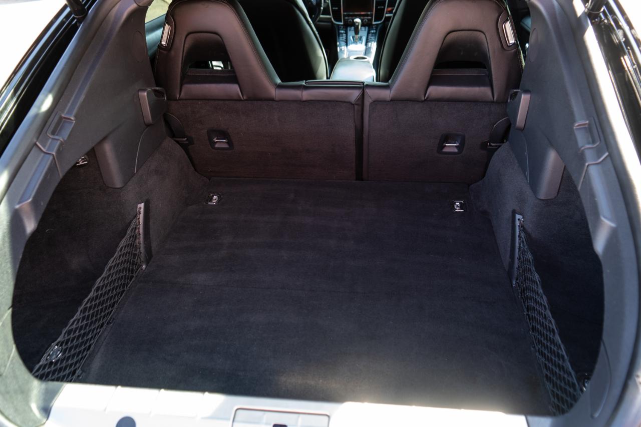 Porsche Panamera GTS 2013