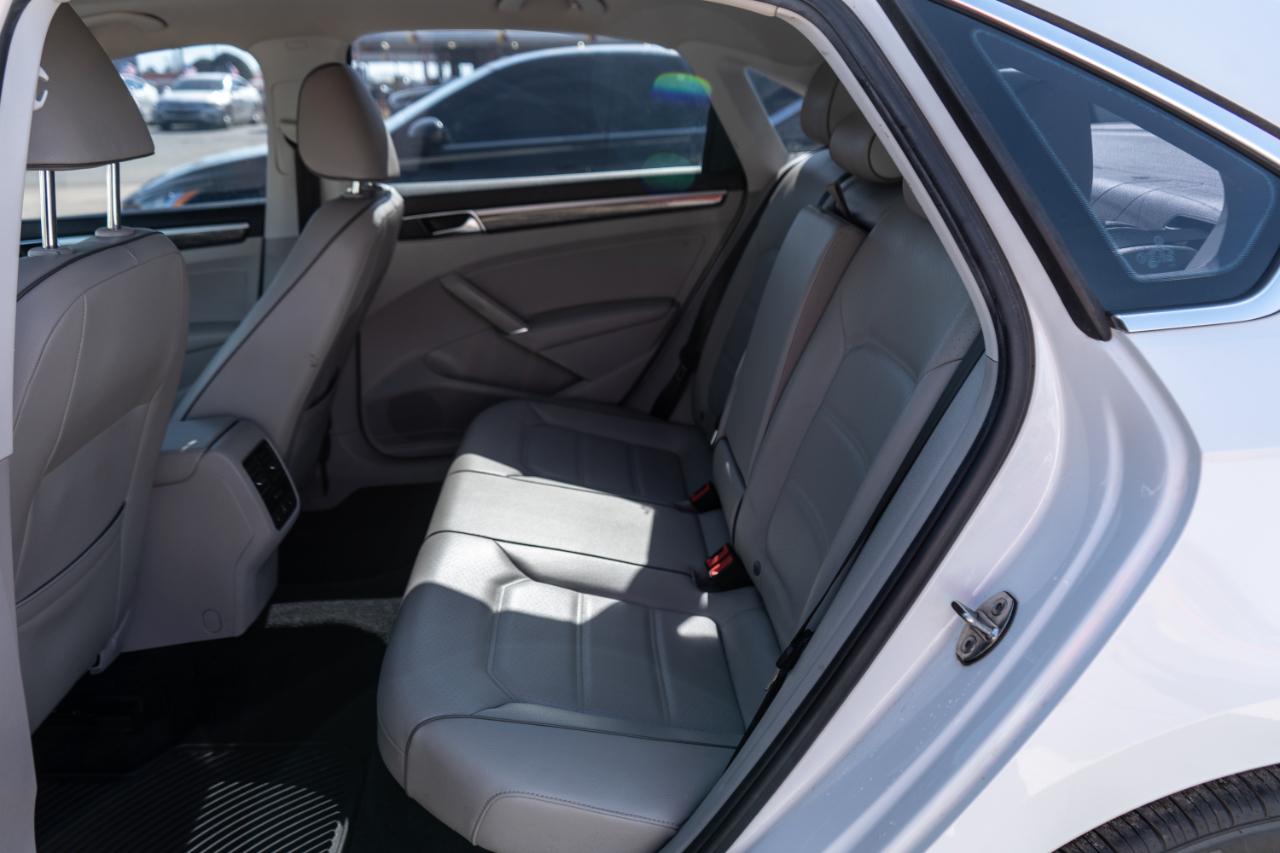 Volkswagen Passat SE 2018