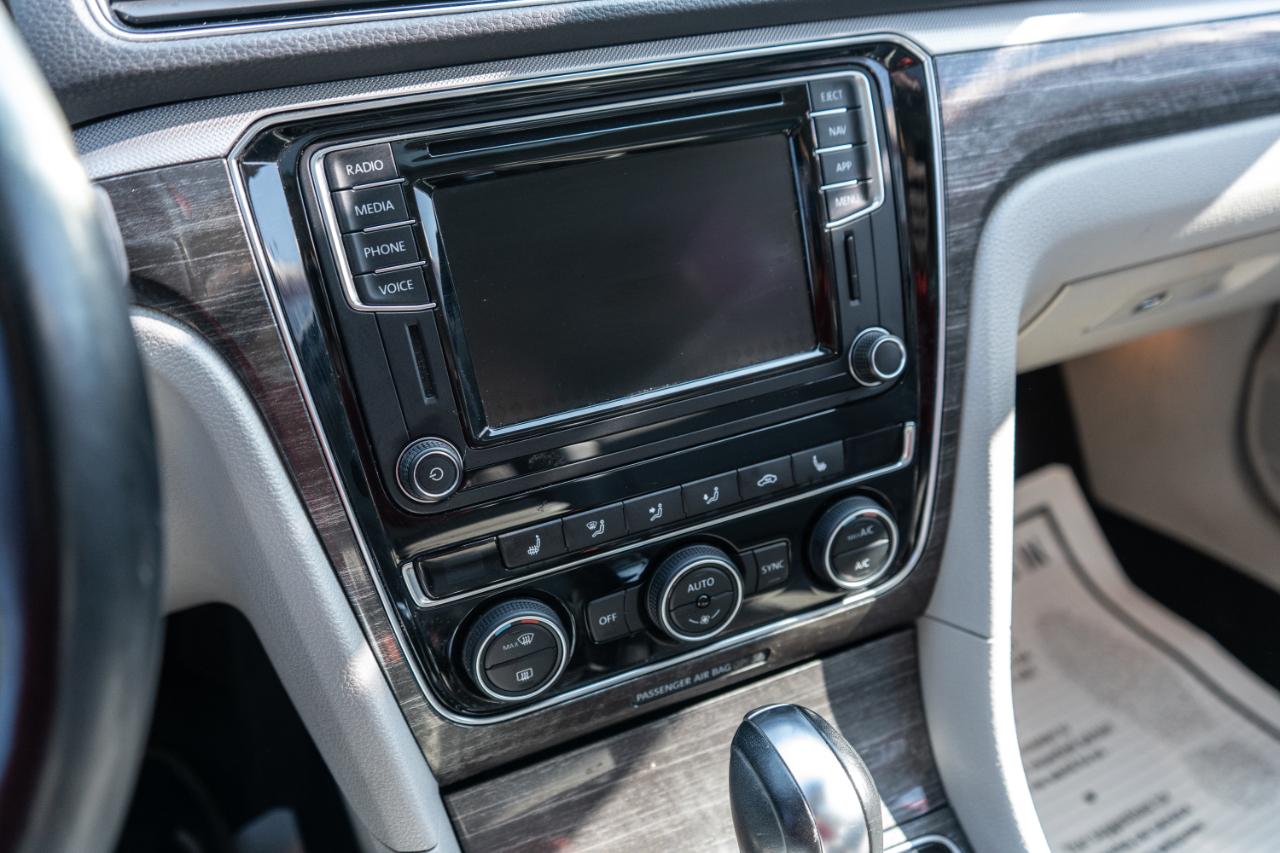 Volkswagen Passat SE 2018