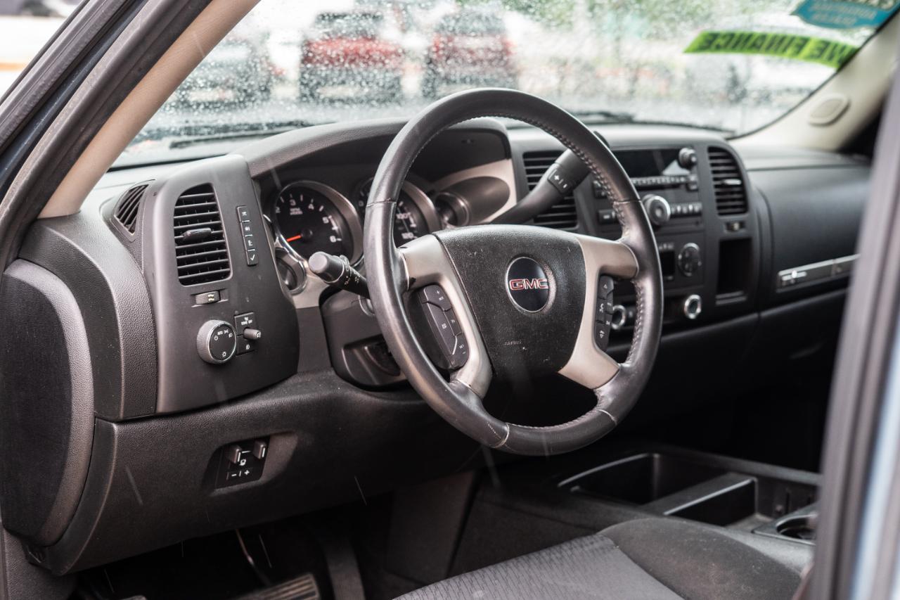 GMC Sierra 1500 SLE Crew Cab 2WD 2011