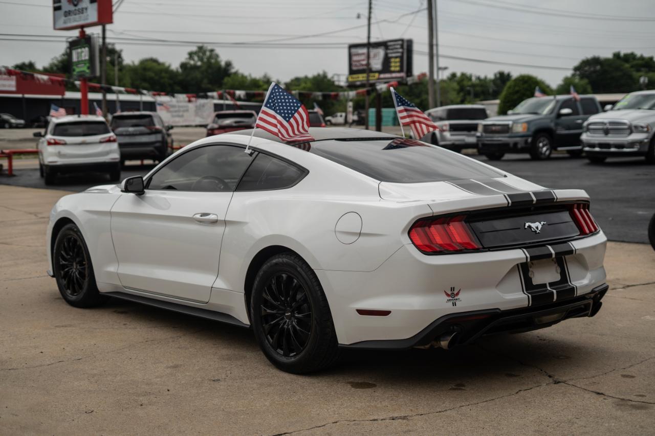 Ford Mustang EcoBoost Fastback 2018