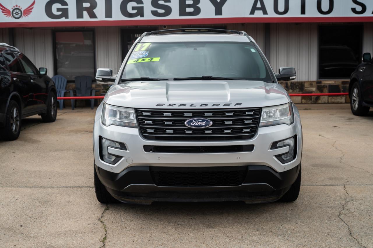 2017 Ford Explorer XLT 4WD's photo
