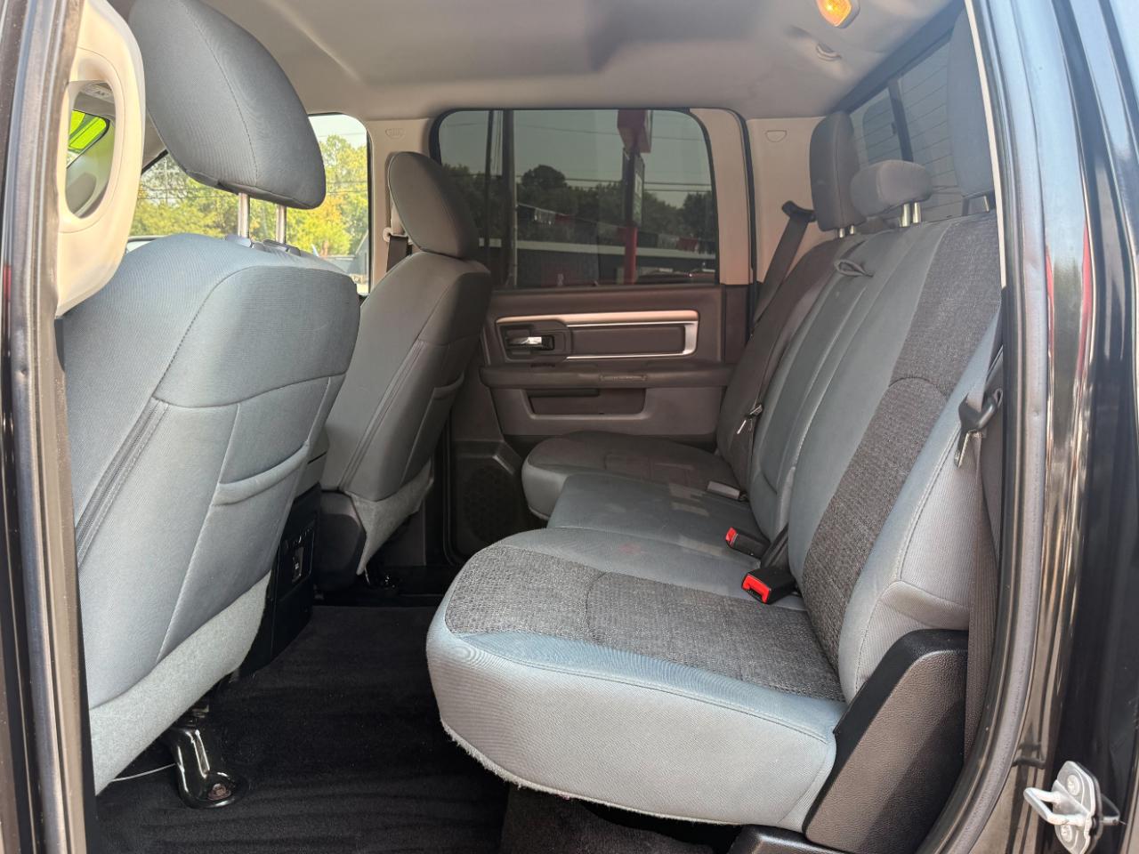 RAM 1500 4WD Crew Cab 140.5" Big Horn 2016
