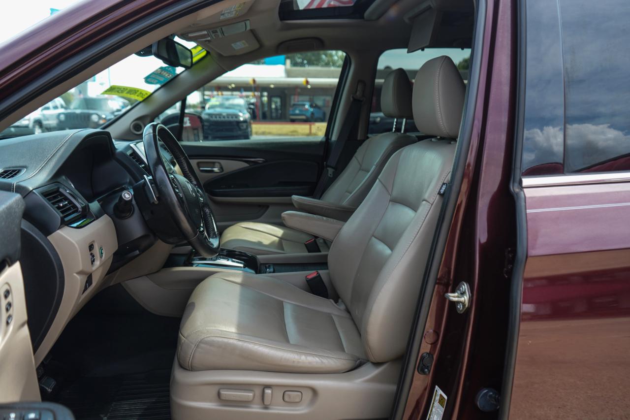 Honda Pilot 2WD 4dr Touring w/RES & Navi 2016