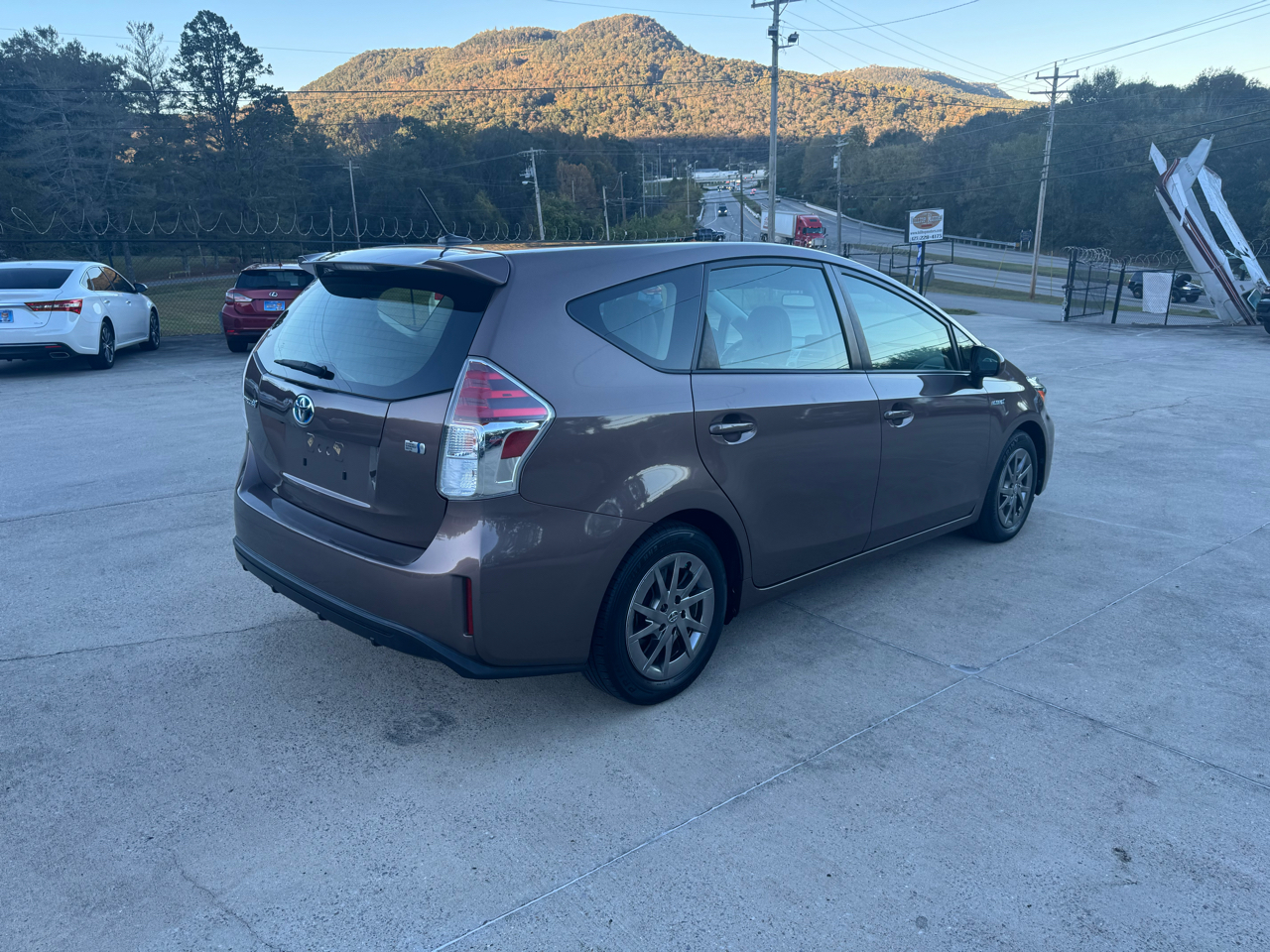 Toyota Prius V Five 2017